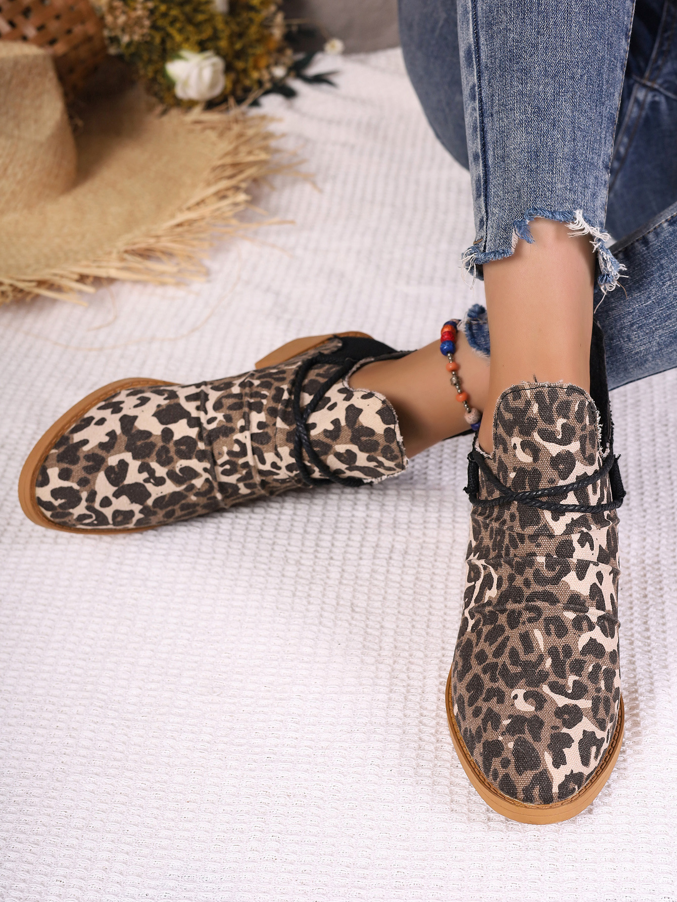 Women's new pointy square heel leopard print fashion ankle boots_voghion.com