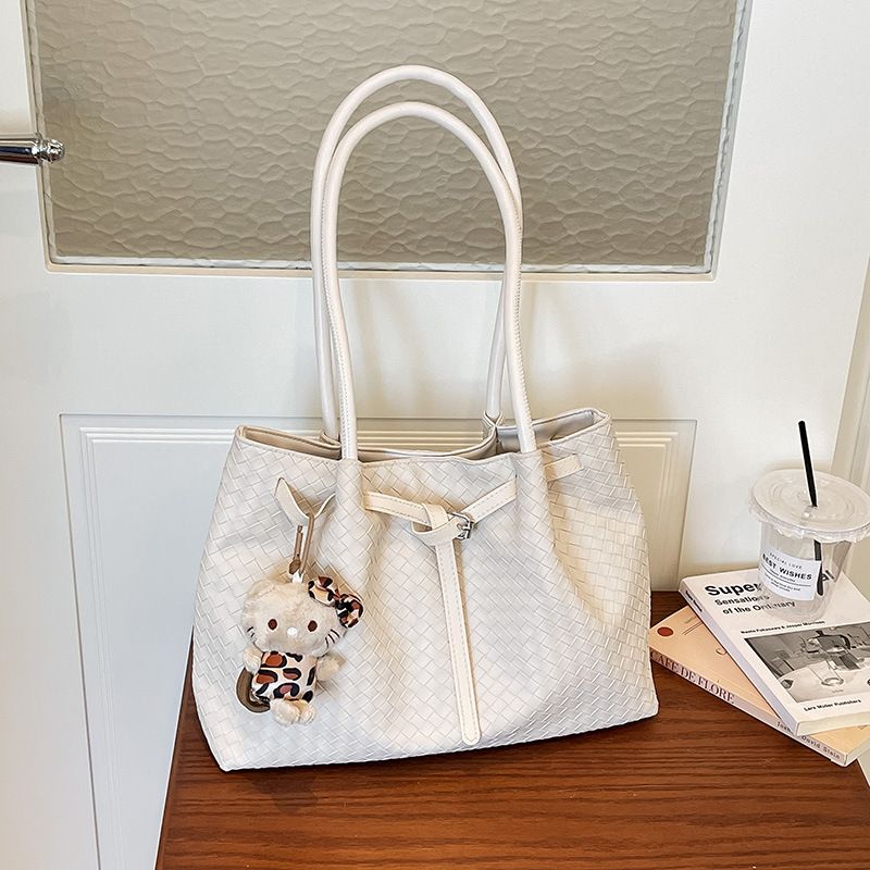 Large-capacity tote bag for women, 2026 new trendy fashion high-value stylish shoulder bag, Maillard commuter bag Large-capacity tote bag for women, 2026 new trendy fashion high-value stylish shoulder bag, Maillard commuter bag