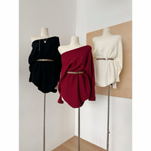 2025蝙蝠袖斜肩长袖毛衣女中长款慵懒风秋冬设计感百搭针织连衣裙