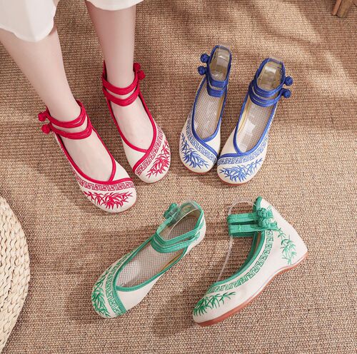 Blue and white porcelain embroidered cloth shoes, spring and autumn women's shoes, casual double disc buckle, retro shallow mouth