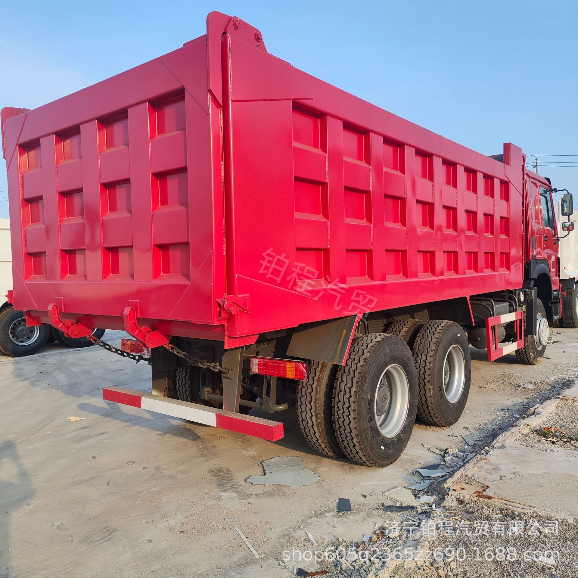 Export cross-border brand new Sinotruk Howo 6*4 dump truck, 400 horsepower, rear-tipping muck truck for mining areas