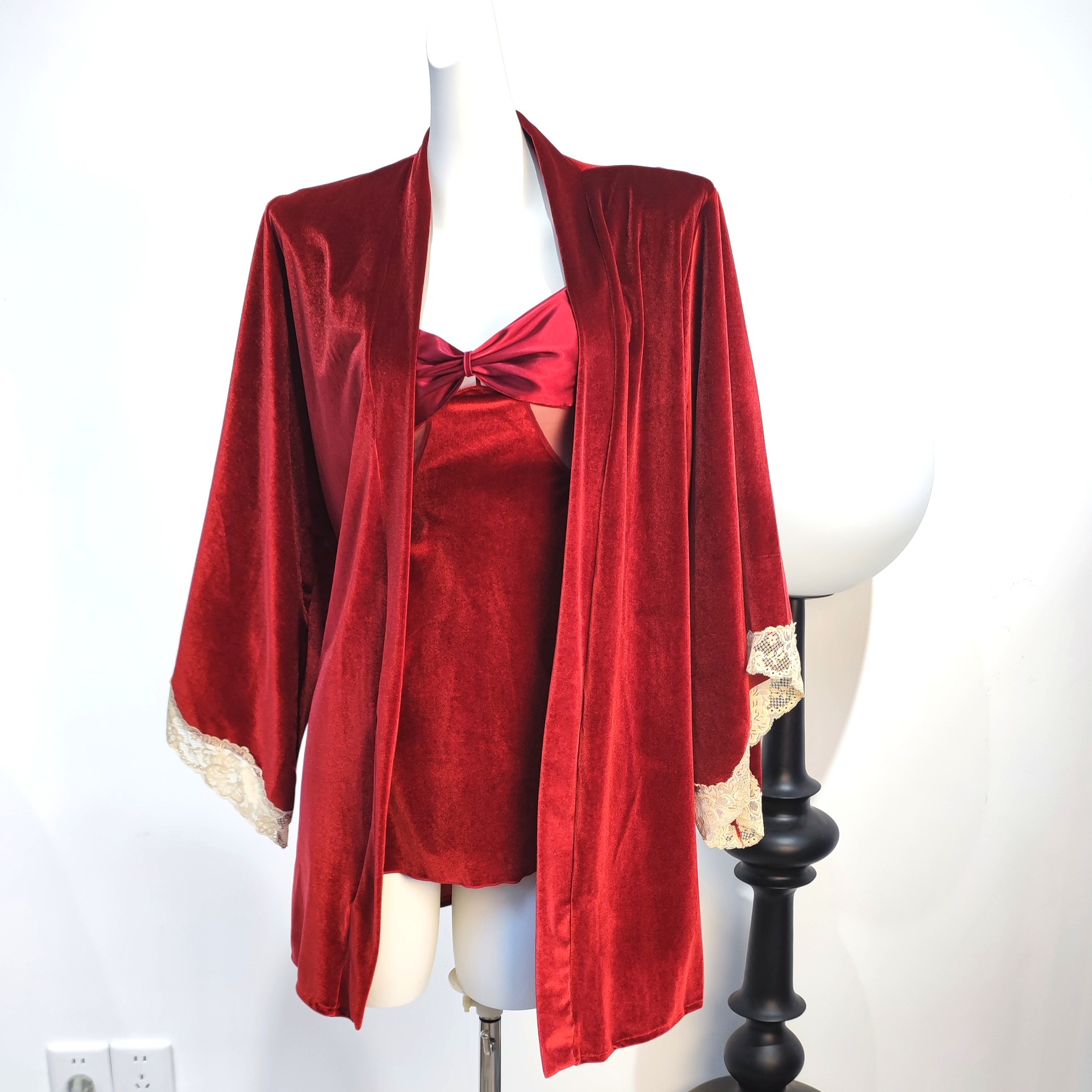 버건디(싱글 가운)