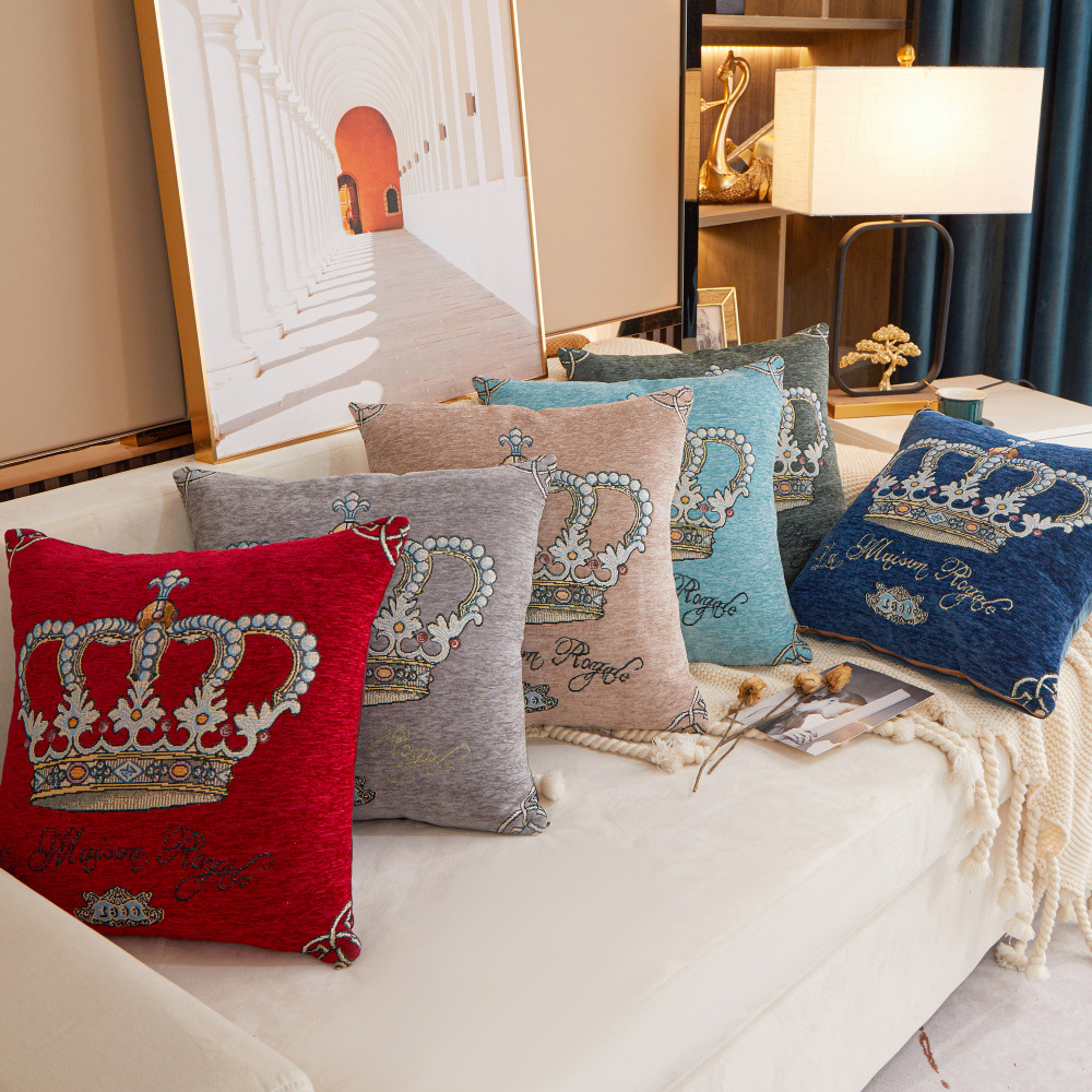 Spot Wholesale Business Gifts, Souvenirs, Chenille Crown Pattern Sleeping Leg Pillows, Light Luxury Bedside Cushions
