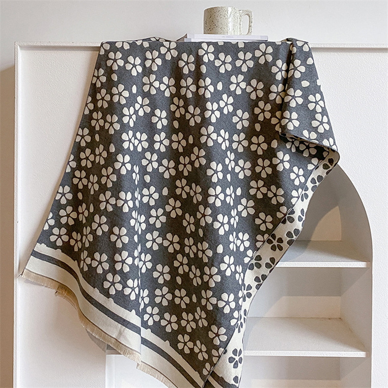 Damen 2023 Neue koreanische Ausgabe Vielseitiger modischer schwarz-weißer Kaschmir-Studentenschal mit warmem Winter_voghion.com