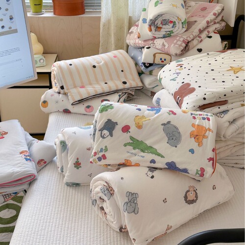 Soft der ~ Knitted Yunrou quilt, small fresh cartoon print, skin-friendly and soft, naked sleeping summer quilt, air-conditioned room thin quilt