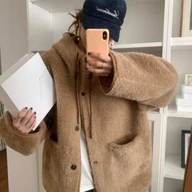 东大门ins 26秋冬新款韩系慵懒风抽绳学院风排扣连帽皮毛一体外套