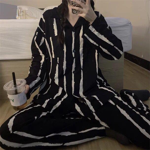 롱 블랙 세로 스트립 열기