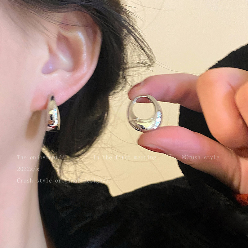 Cool style oval earrings silver