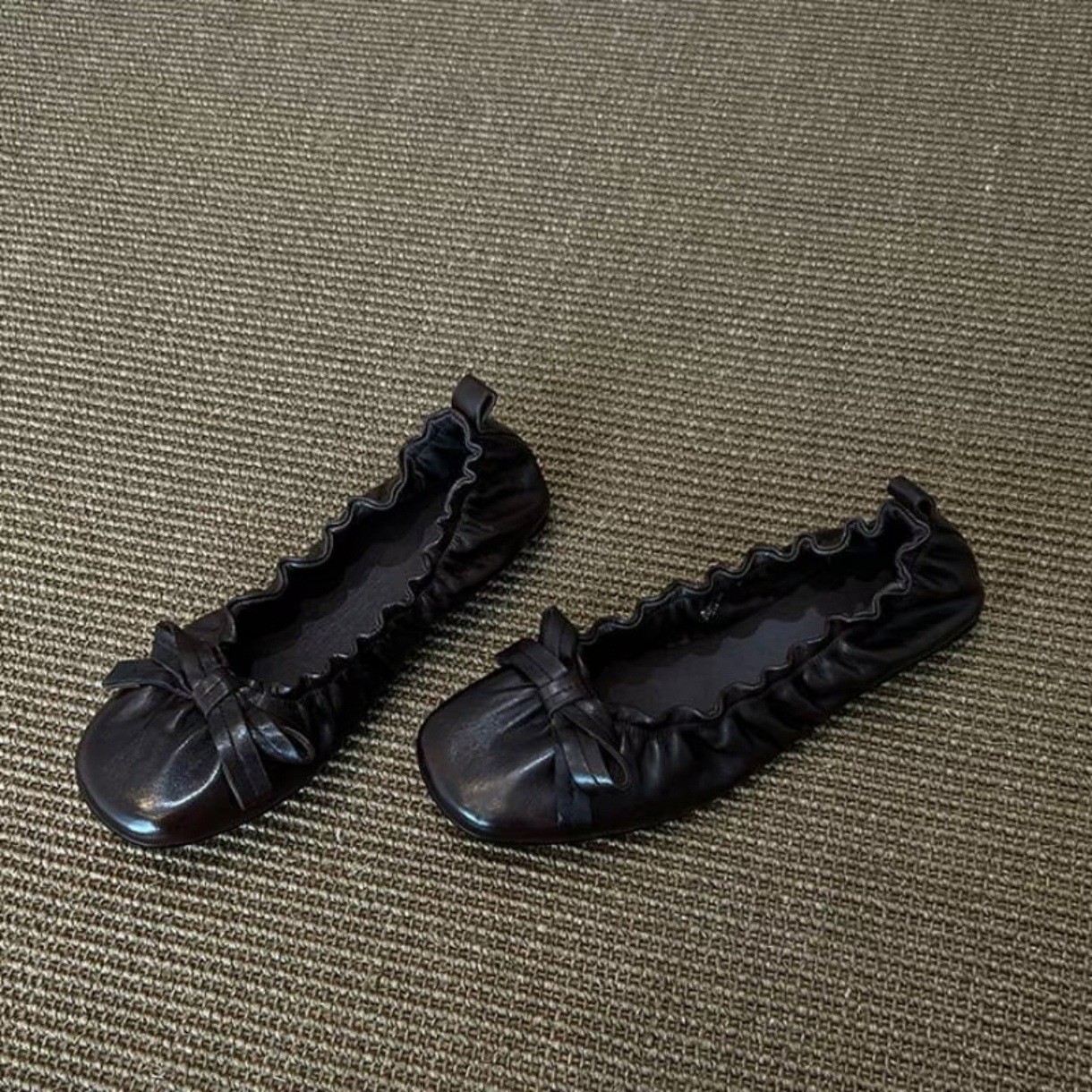 검은색