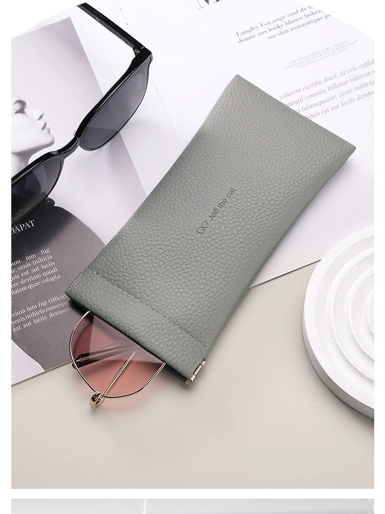 Retro Classic Style Solid Color Pu Leather Unisex Glasses Case display picture 4