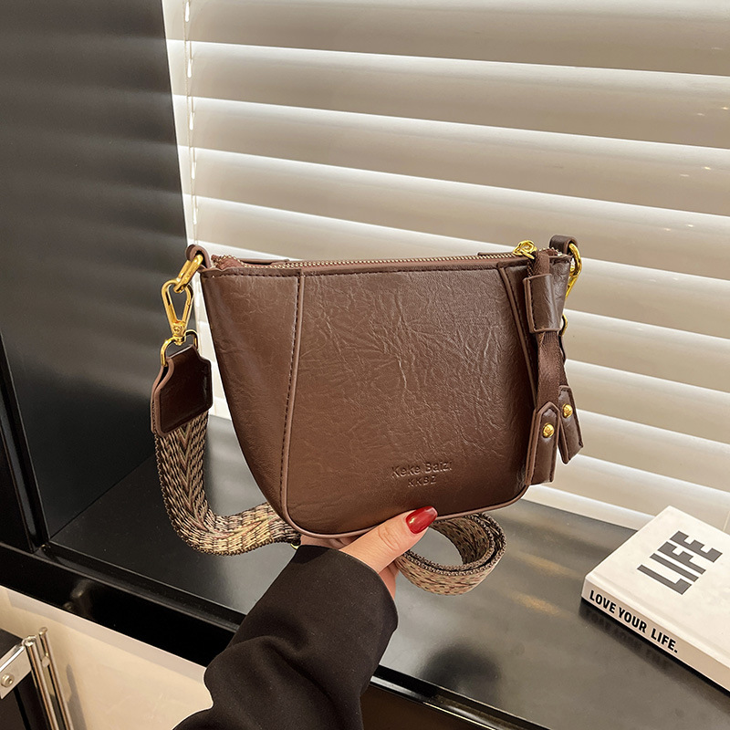 One-shoulder bag