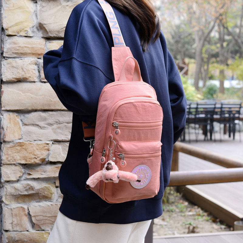 Monkey Bag New Fashion Ladies Mochila Bolsa de pecho simple de color sólido ligero Diseño de nicho Bolso de mensajero casual kp