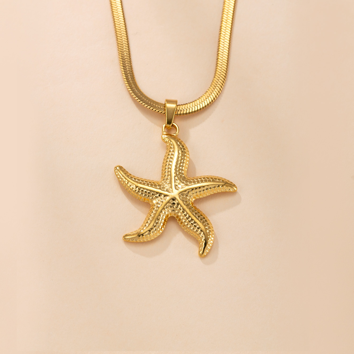 Colgante único Collar de acero inoxidable transfronterizo Estrella de mar Collar de concha Accesorios Moda chapado en oro de 18k accesorios de joyería de bricolaje