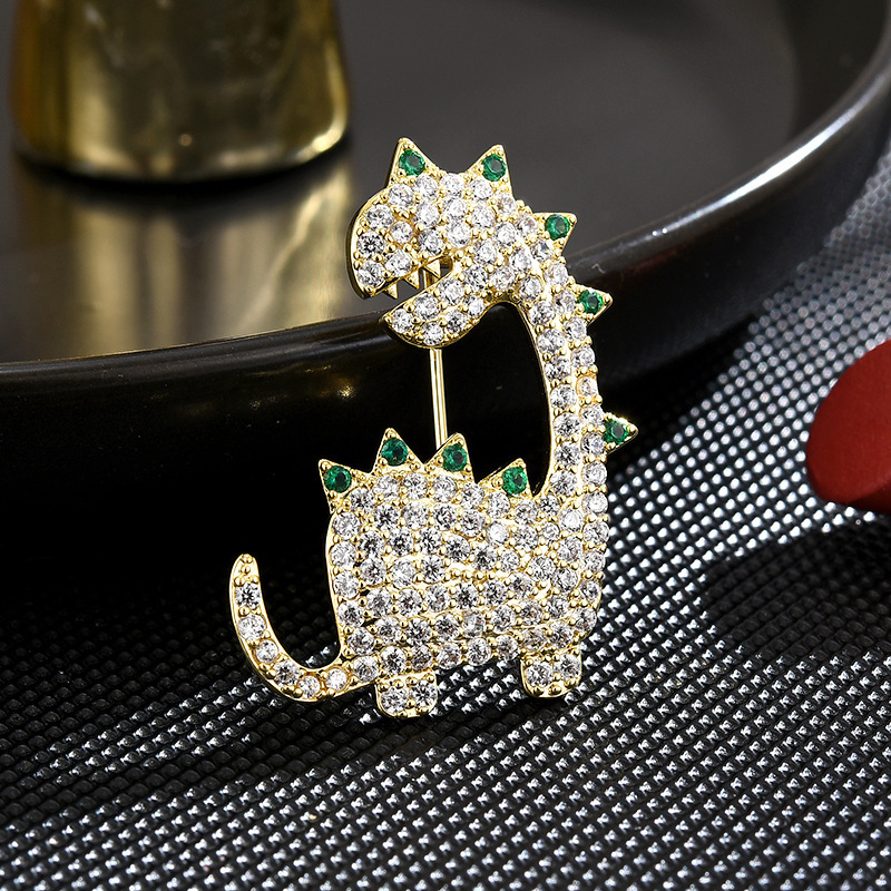 Exquisite and Cute Abstract Full Diamond Green Belt Dinosaur Brooch Small Korean Men's and Women's Shirt Jacket Pin Accessories Matchinging
