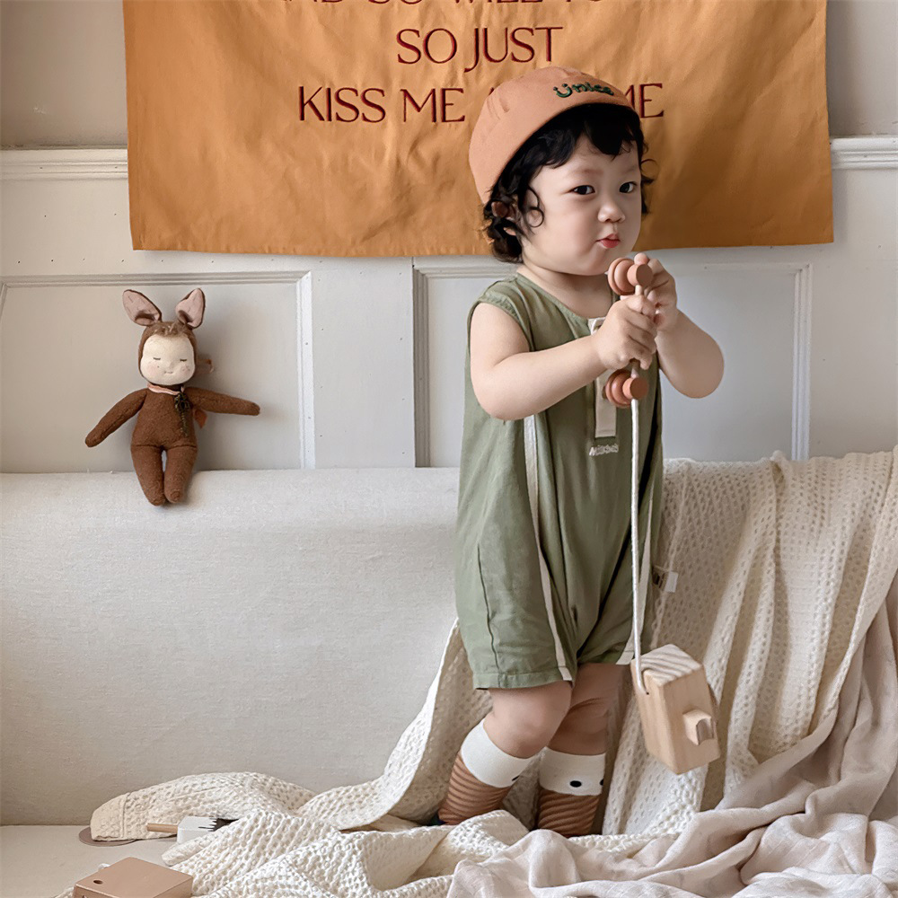 Spot ropa para niños coreanos mono de bebé estilo de verano bebé cómodo, suelto y lindo traje de salida algodón sin mangas gatear corto