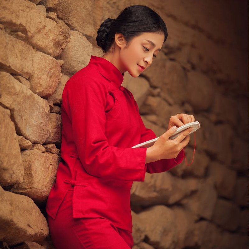 Jiu'erと同じスタイルのパフォーマンス服、女性の赤いソルガムダンス服、大人の中国風の古典的な村の女の子の写真撮影服|undefined