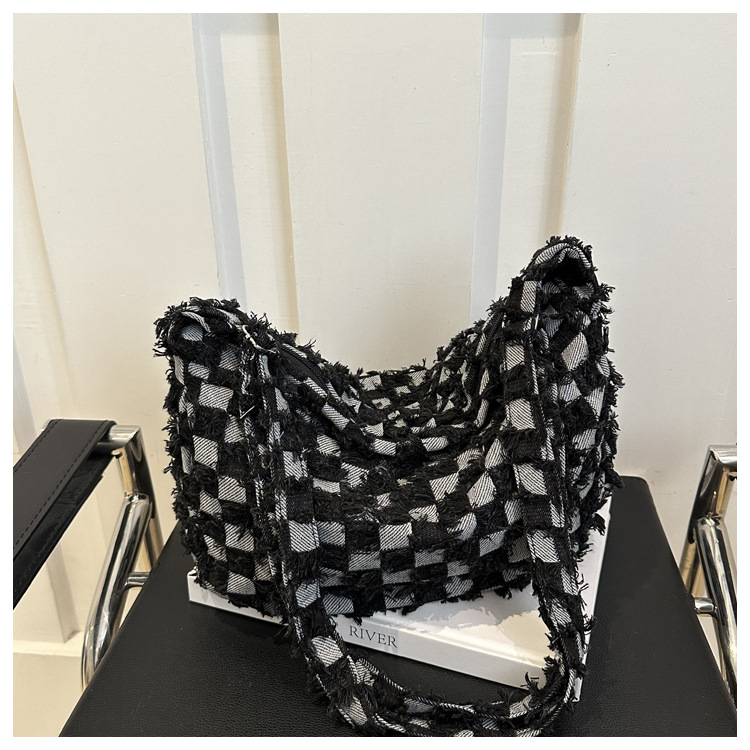 Casual and fashionable crossbody bag 2025 new style large-capacity simple checkered single-shoulder bag, personalized and versatile, lightweight underarm bag undefined