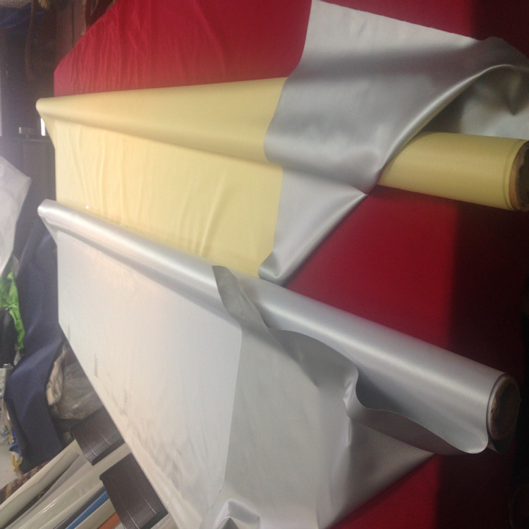 厂家直销宽幅 阻燃 防水 遮光 发泡涂银卷帘牛津布 围裙面料