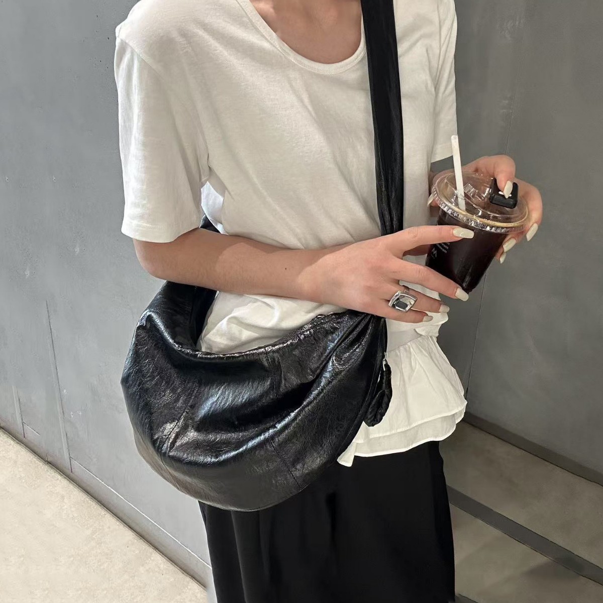 Effortless Chic Shoulder Bag Crossbody Dumpling Bag For Women High-End Niche Design Hobo Bag Large Capacity Tote - Thumbnail 3