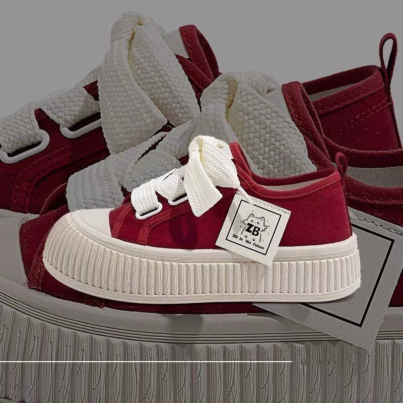 Женские парусиновые туфли на толстой подошве, новинка 2024, дышащие белые туфли, легкие студенческие повседневные кроссовки на мягкой подошве, тренд