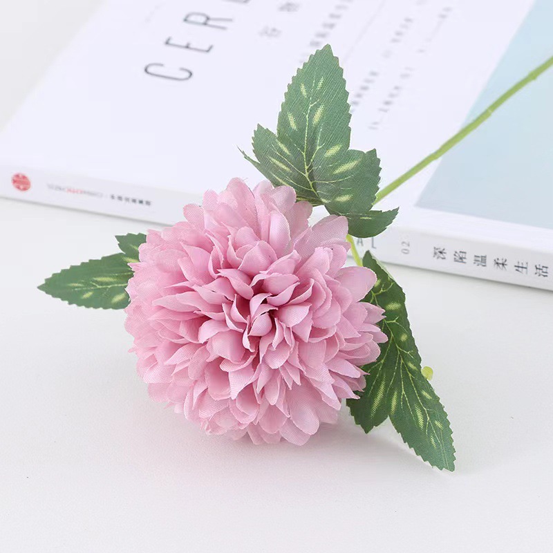 연한 보라색