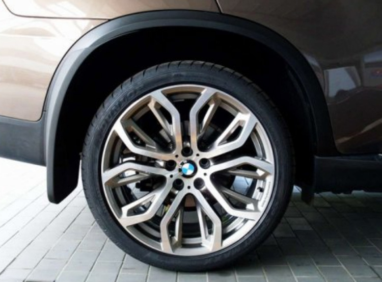 08-18 BMW X5 E70 F15 modified X5 widened fender flares, wide-body fender flares, X5M fender flares, anti-scratch guard strips