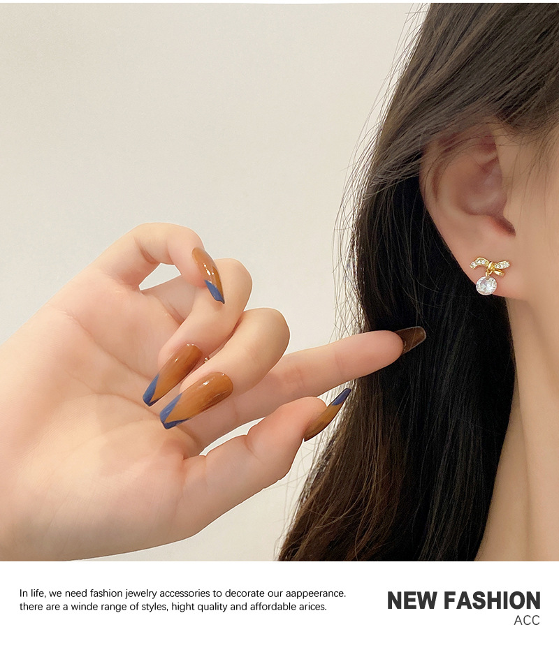 Mode Einfache Geometrische Ohrringe Weibliche Mikroeingelegte Zirkonkupferohrringe display picture 8