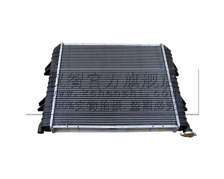 Radiador del tanque de la carretilla elevadora 12181000108 para el enfriador de aluminio del tanque de la carretilla elevadora Linde 1218 Yanmar