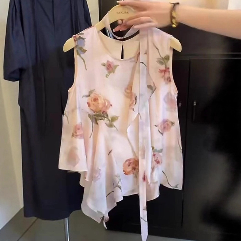 Summer elegant cute shirt with a round collar