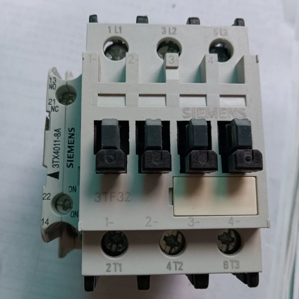 Совершенно новый оригинальный контактор 3TF3211-0XM0