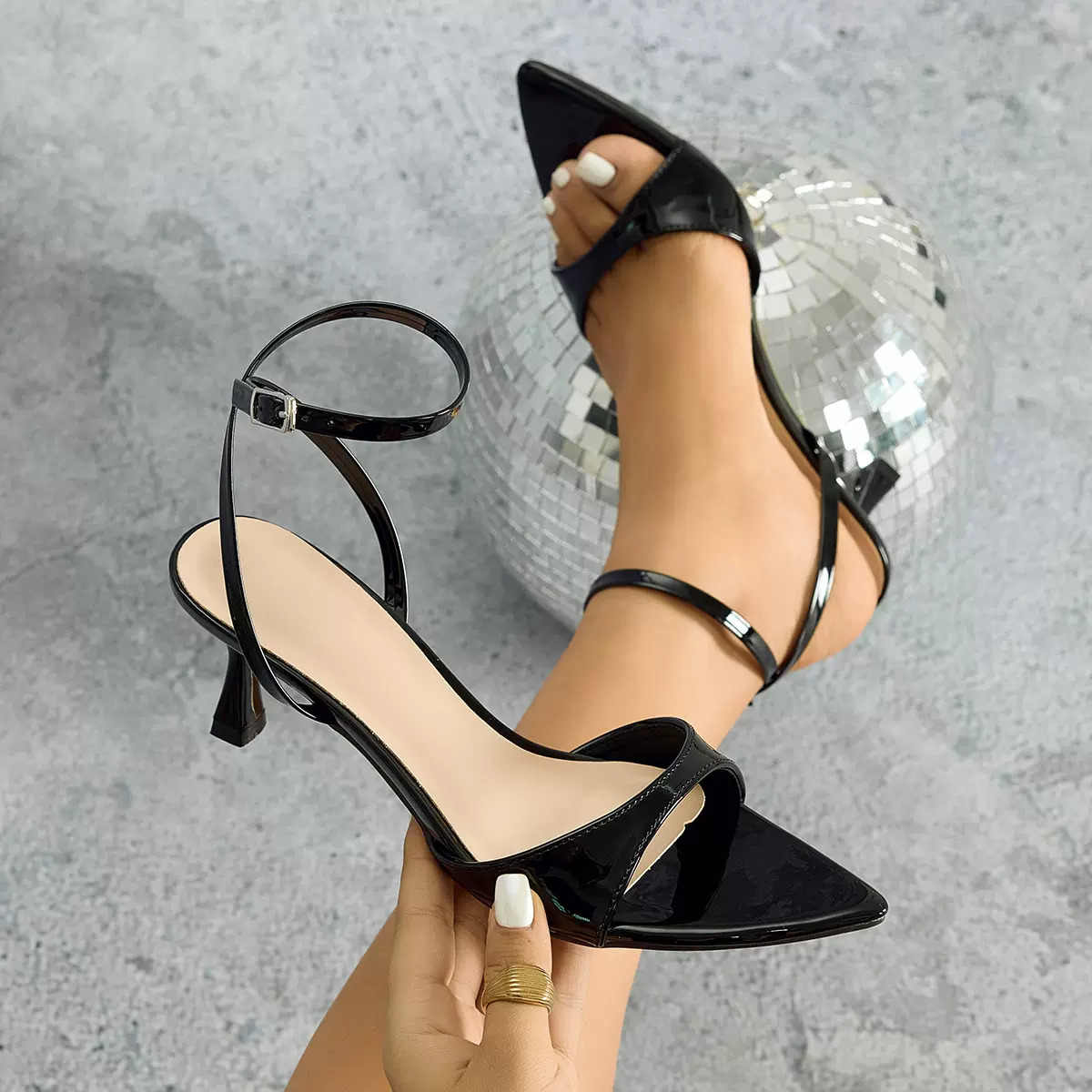 女鞋优雅小猫跟凉鞋跨境欧美供货四季卖全球时尚夜场派对高跟穆勒