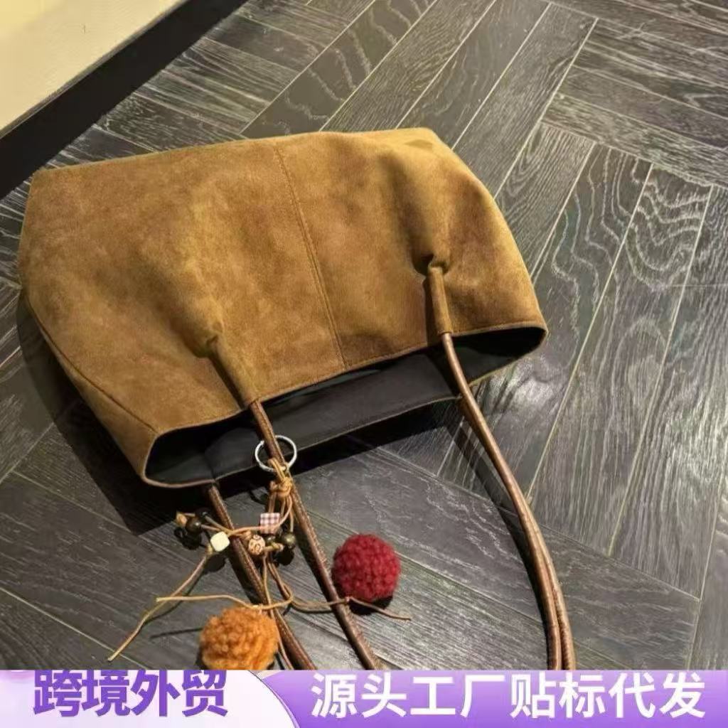 New Foreign Trade Cross-Border Velvet Large-Capacity Women's Handbag, Versatile Tote Bag for Commuting and Travel