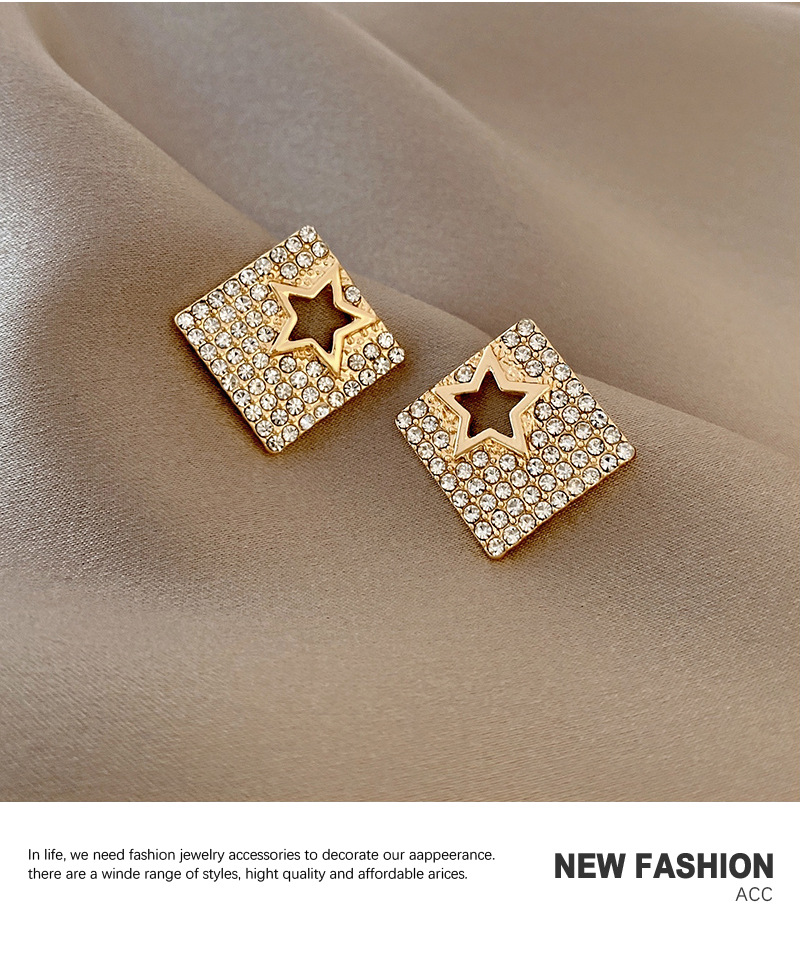 Korean Style Geometric Ins Full Diamond Earrings Refined Stylish And Versatile Star Ear Studs Cold Style Design Personalized Earrings display picture 4