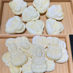 Russian White Flower Beeswax Guanyin Buddha Necklace Pendant White Amber Beeswax Guanyin Buddha Sweater Chain Pendant Can Be Shipped on Behalf of