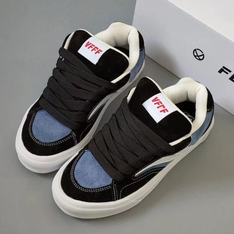 Zapatos de plataforma retro de estilo explosivo para mujer 2025 verano nuevo estilo nicho original casual todo fósforo cómodos zapatos blancos ligeros