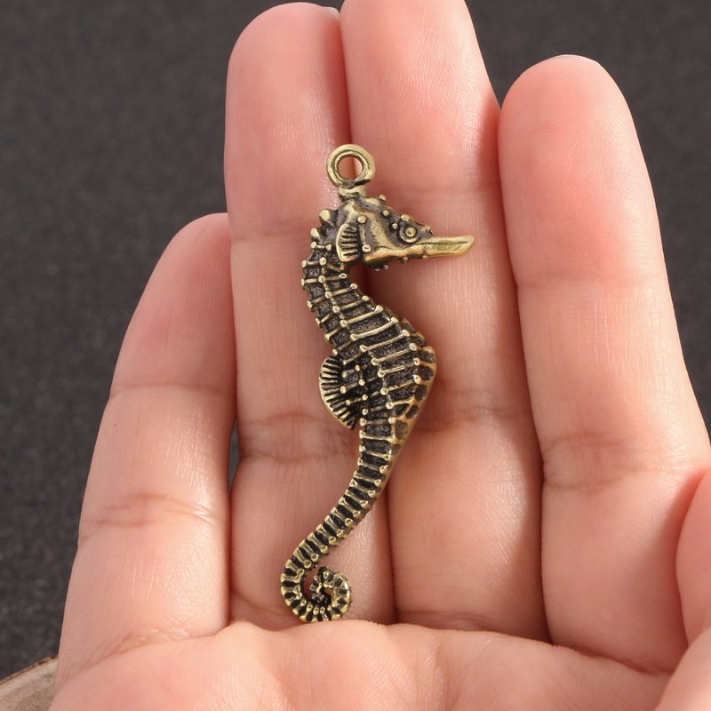 Vintage bronze marine animal diy jewelry accessories keychain pendant handmade brass seahorse pendant wholesale