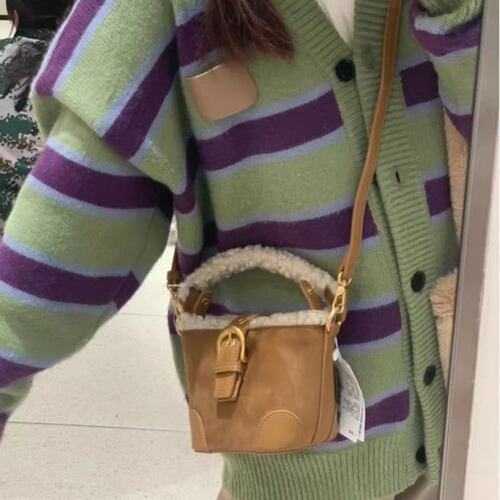 Autumn and Winter Women's Single Shoulder Bag, Women's Casual Retro Plush Bag, Versatile Commute Bag, Fluffy Handheld Crossbody Bag