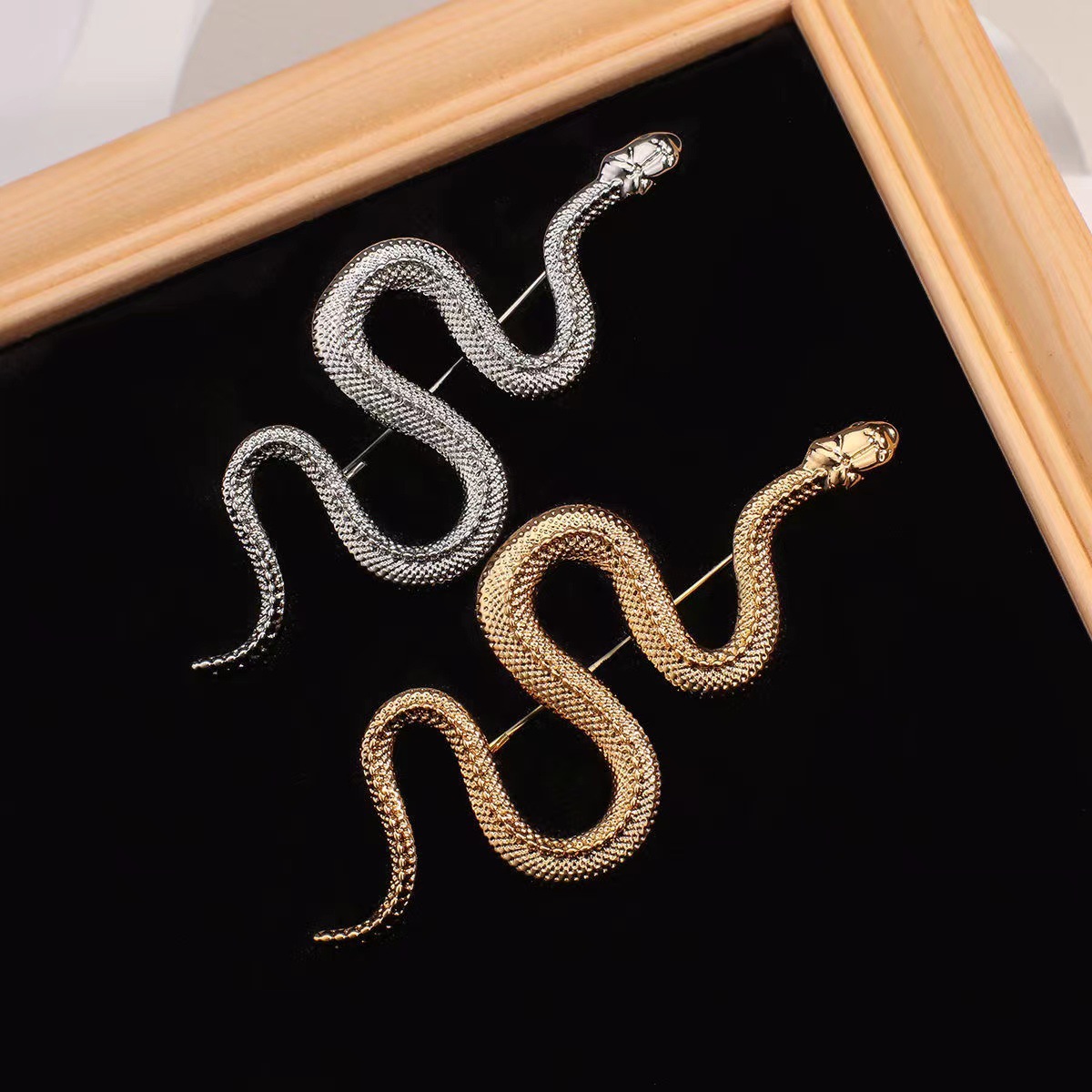 Spilla a forma di serpente da uomo e da donna, di alta qualità, retrò, di alta qualità, di nicchia, con spilla, accessori_voghion.com