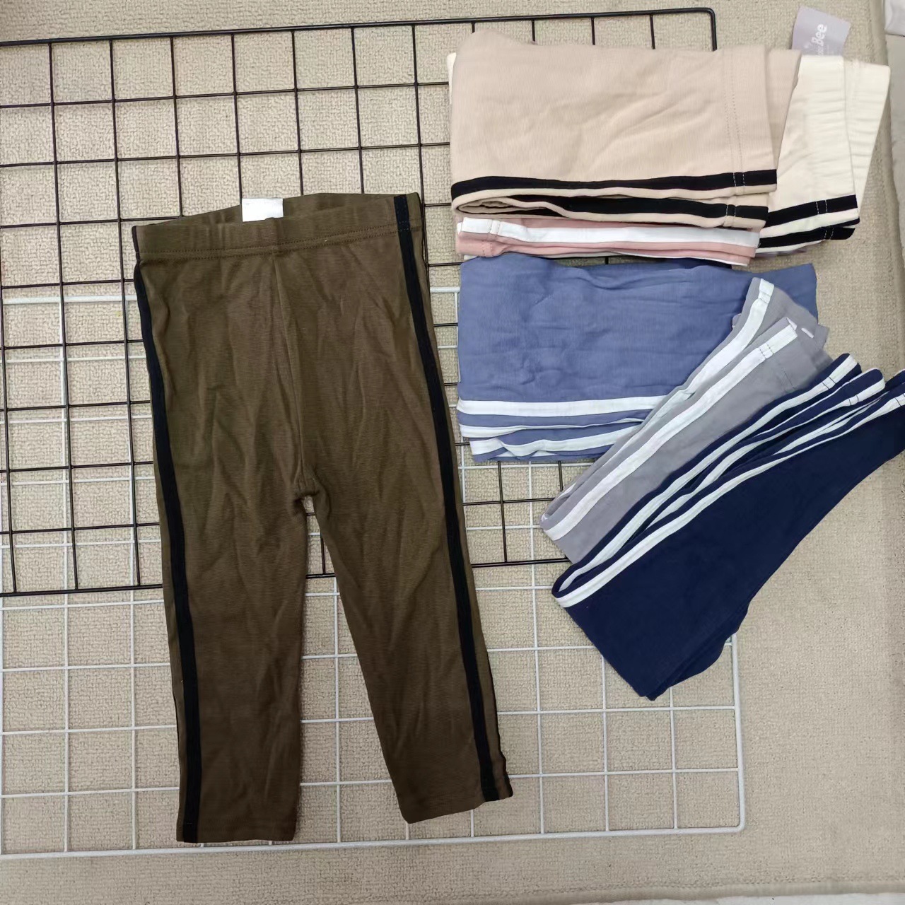 Ropa para niños 23 nuevos leggings japoneses de algodón único para niños medianos y grandes pantalones de primavera y otoño para niñas pantalones multicolores