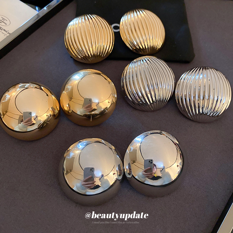 La aguja de plata rayó los pendientes europeos y americanos del semicírculo del metal de la industria pesada del diseño de los pendientes del nicho exageró los pendientes de alto grado para las mujeres