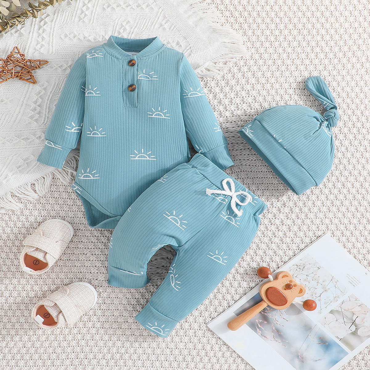 Keng Tiao Clothes Triangle Ha Yi Set Casual Baby Tuta carina con cappello set da 3 pezzi_voghion.com