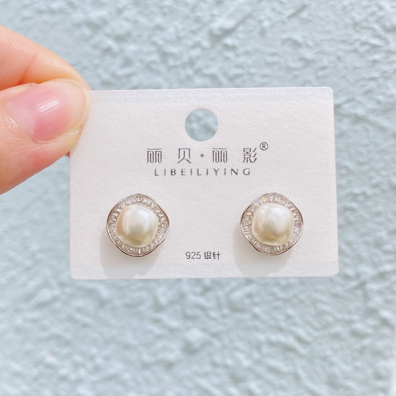 Liyin/Libeliying 新しいパール蝶のイヤリング女性のためのライト高級優しい気質シンプルなイヤリングシルバー針イヤリング|undefined