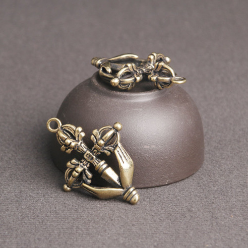 Brass old Buddha hand cross vajra pestle key chain pendant Tibetan religious instrument pendant copper wholesale