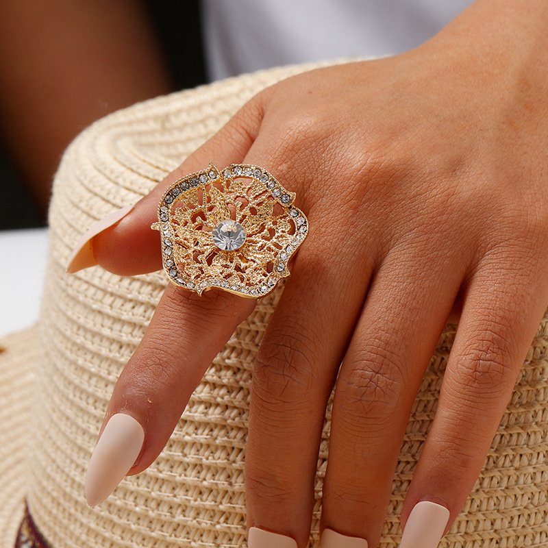 Fashion New Hollow Creative Flower Simple Geometric Diamond Alloy Open Ring display picture 4