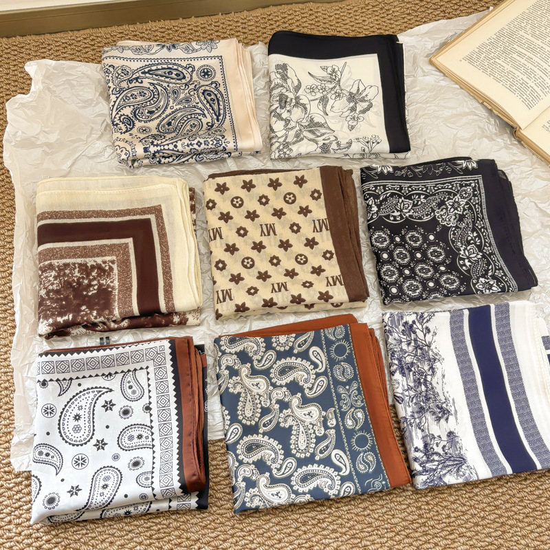 Cashew Pattern Silk Scarf for Women, Korean Style Versatile Printed Small Neck Scarf, Professional Wear Decoration, High-End Small Square Scarf, Scarf to Pair with Shirts
