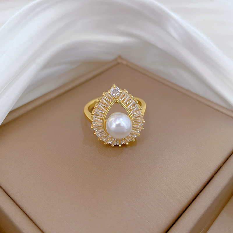 Gorgeous Palace Pearl Necklace With Diamonds In Titanium Steel_voghion.com
