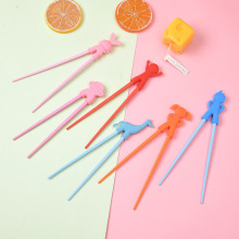 厂家直供儿童筷子卡通可爱儿童练习筷子虎口回弹辅助筷子幼儿专用