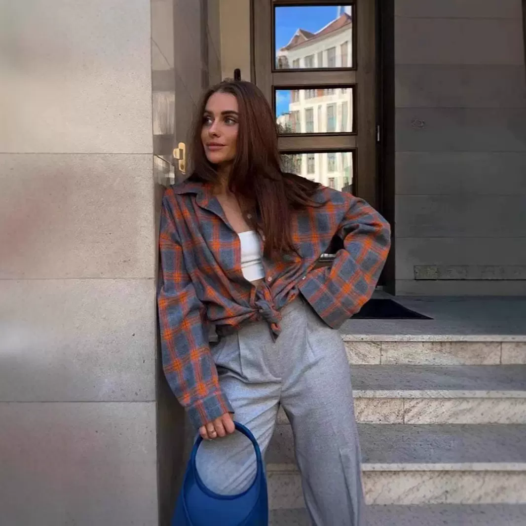 亚马逊跨境复古风百搭翻领宽松衬衣2024秋季格纹长袖口袋女士衬衫