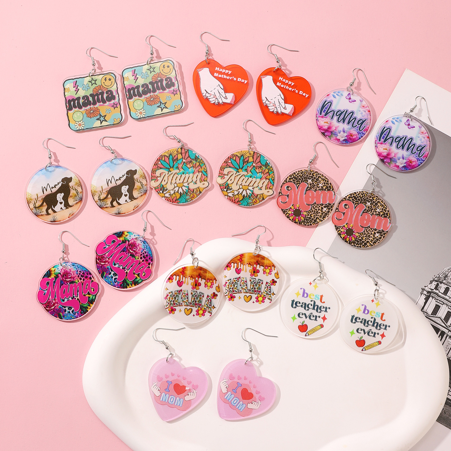 Boucles d'oreilles en acrylique avec lettres colorées de campagne MAMA, cadeau pour la fête des mères et des enseignants_voghion.com