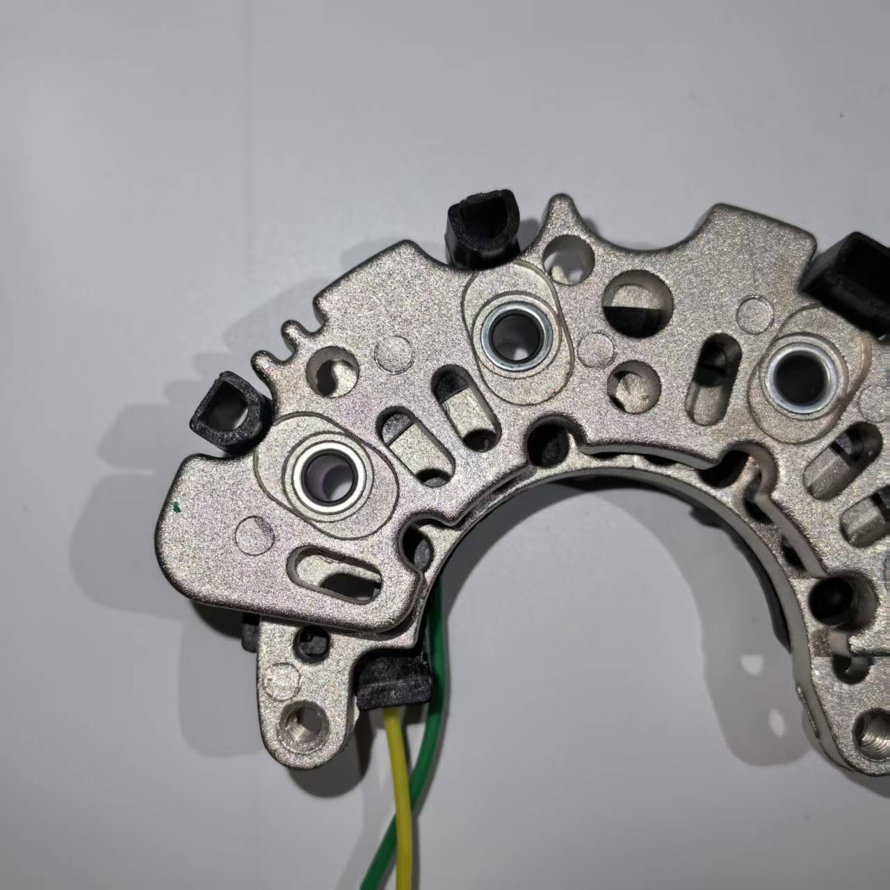 Weichai Integrated Rectifier Bridge Automotive Generator Diode Rectifier Suitable for Petrolai Buses Silicon Rectifier